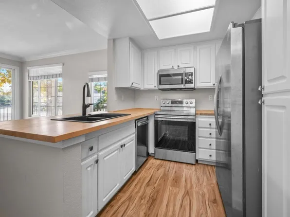 2220 Camino De La Reina Unit 104, San Diego, CA 92108