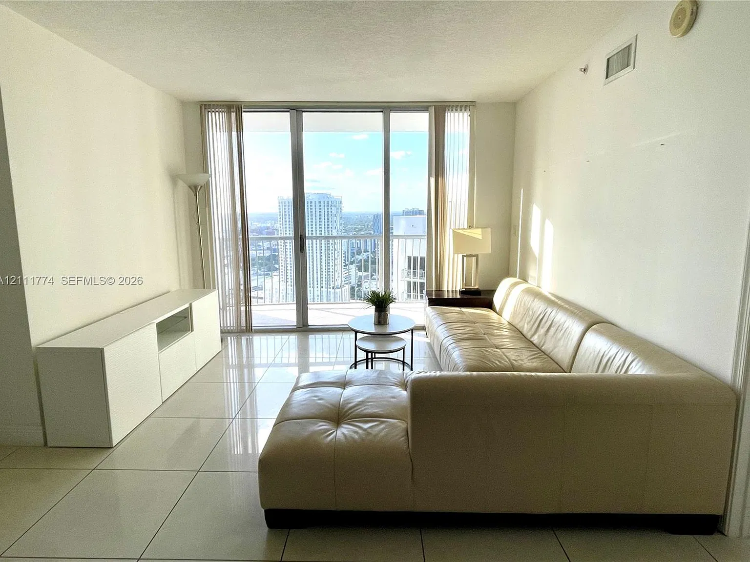 Opera Tower Condo — Photo 3