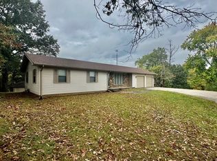 1253 County Road 800 E, Carmi, IL 62821