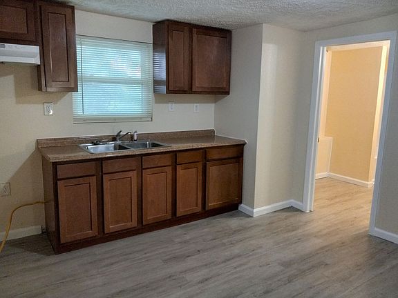 3rd image of 312 Young Ave