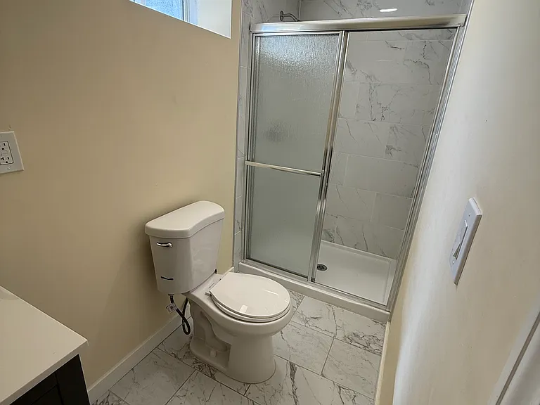 439 N Service Rd — Photo 3
