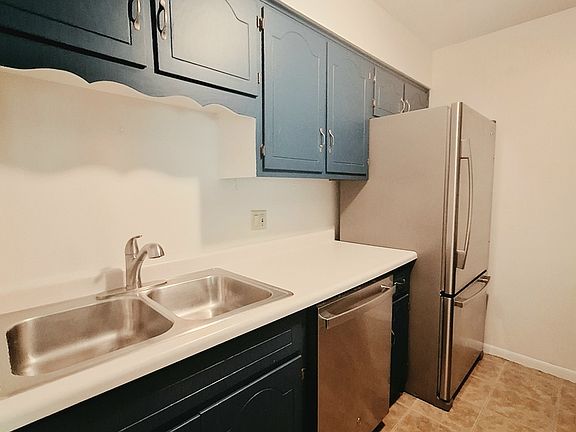 5th image of 1482 Stonebridge Cir APT C6