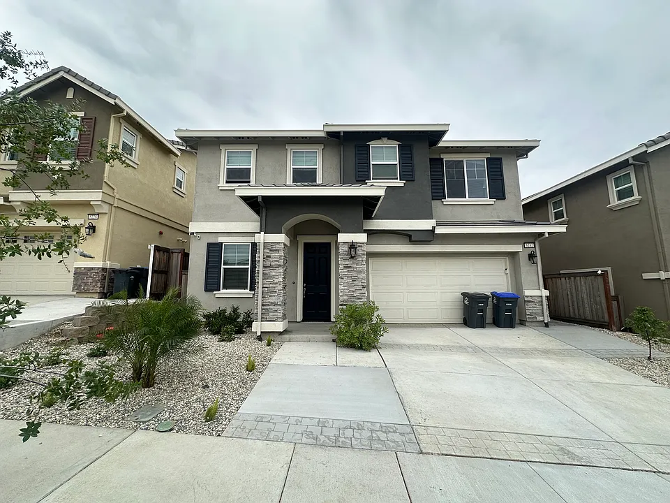 5232 Valerian Dr