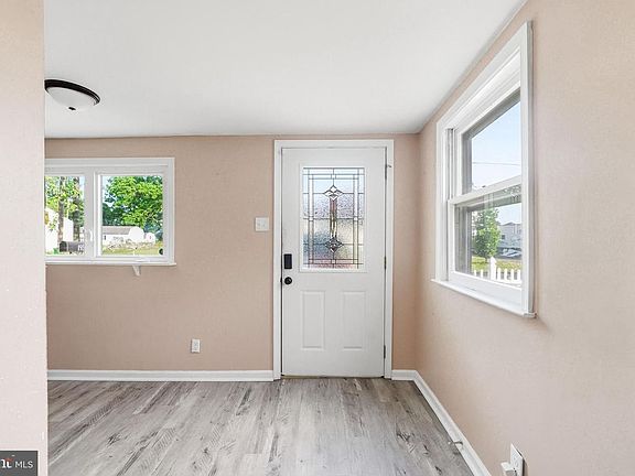 5th image of 1938 Parkview Ave