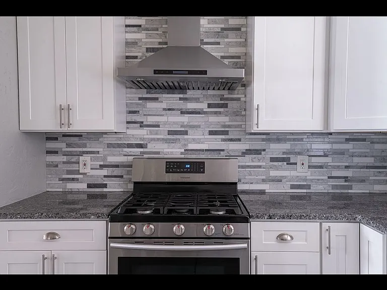 204 S Peninsula Ave — Photo 7