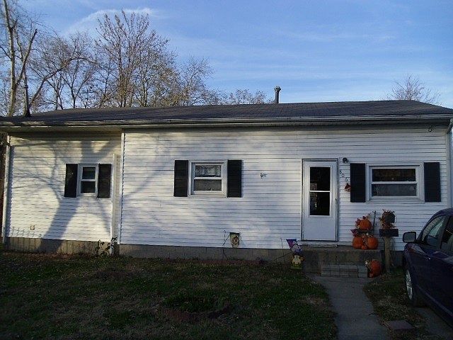 1st image of 806 W 5th St