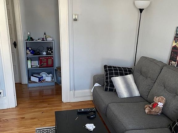 4th image of 106 Clarendon St #10913679