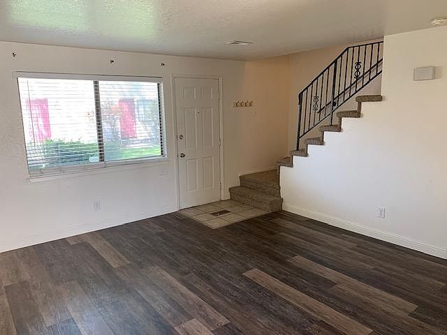 Entry/ Living Room