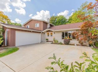 7684 Delaware Dr, Middleburg Heights, OH