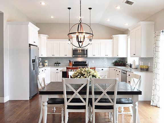 Dining area/Kitchen