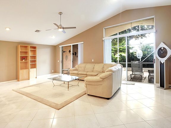 4th image of 5292 Wycombe Avenue