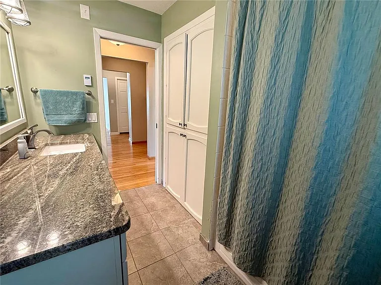 225 Sunrise Blvd — Photo 35