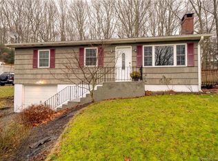 97 E Pattagansett Rd, Niantic, CT 06357