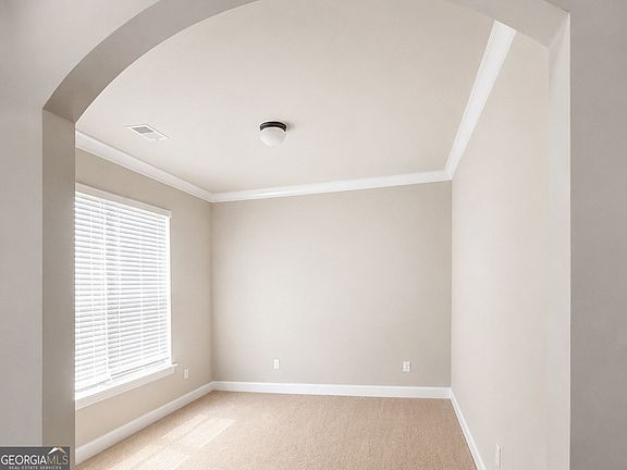 3rd image of 835 Lorrimont Ln