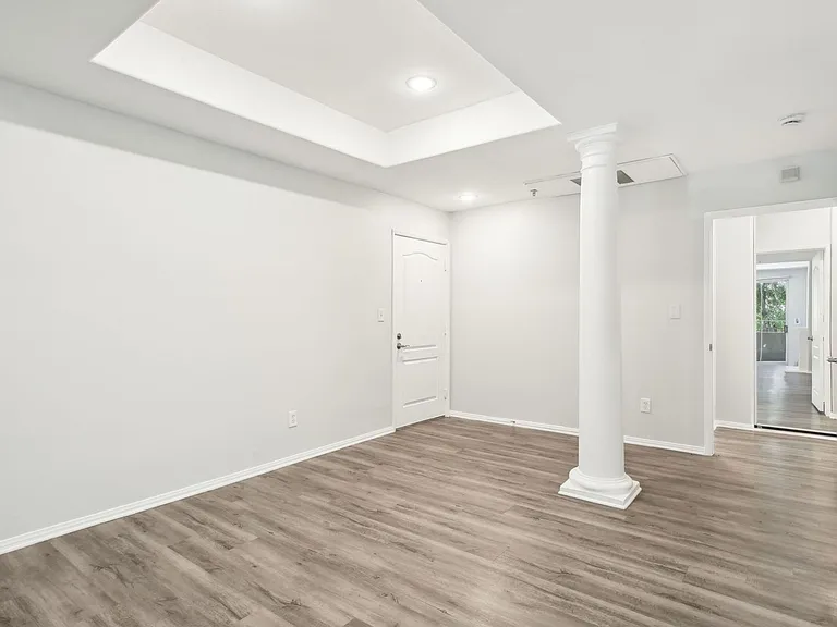 2245 Beverly Glen — Photo 118