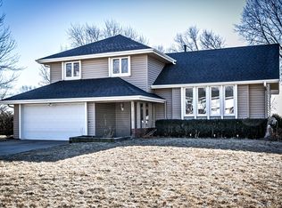 14209 Woolworth Cir, Omaha, NE 68144