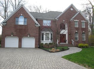 20 Sylvan Ct, Mahwah, NJ 07430