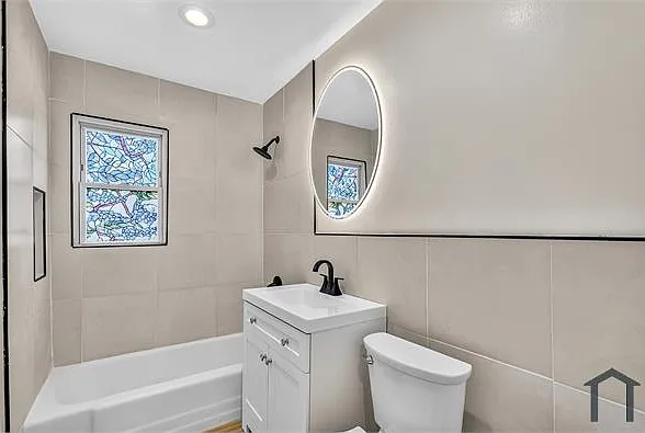 217 Orange Ave #2R — Photo 12