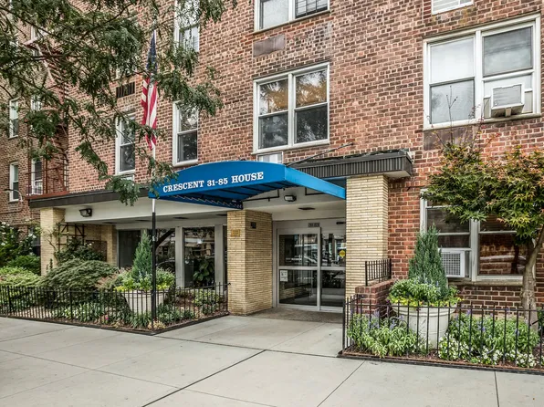 31-85 Crescent Street image 22 of 24