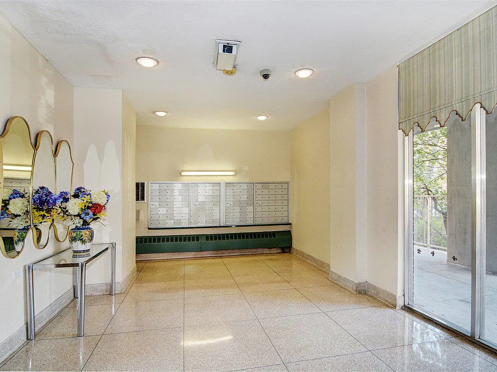 290 W 232nd St APT 10B photo 1