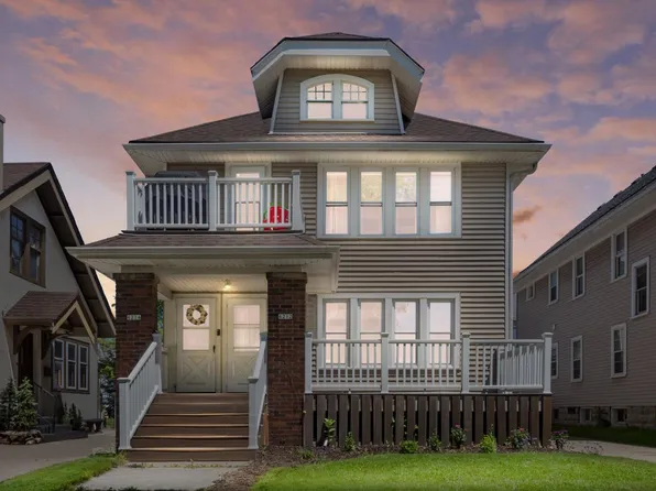 6212 West Lloyd STREET #6214, Wauwatosa, WI 53213