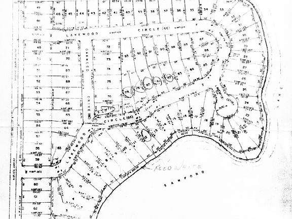 3rd image of Lakewood Circle Dr