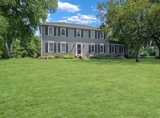 1626 Devonshire Dr, Cedarburg, WI 53012