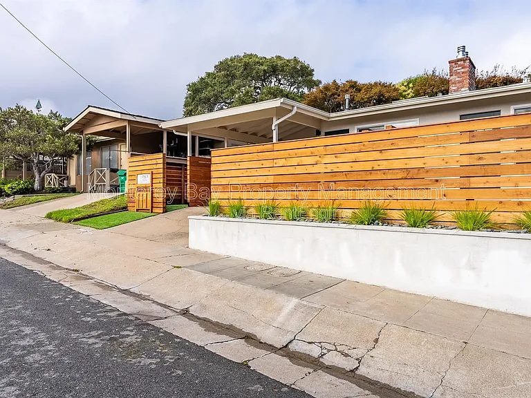 226 Park St — Photo 3