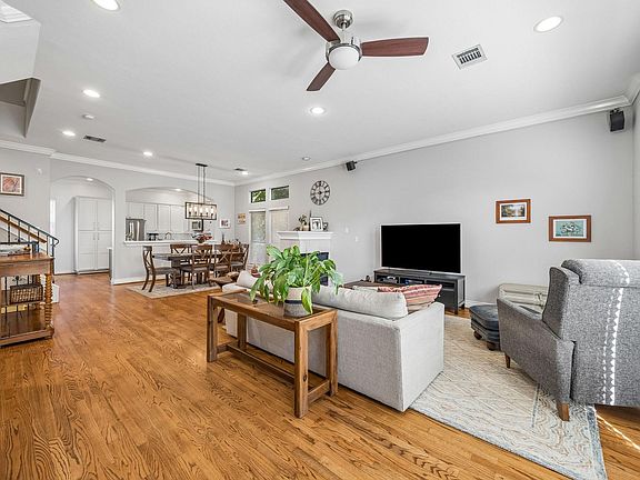4th image of 3218 Jackson St