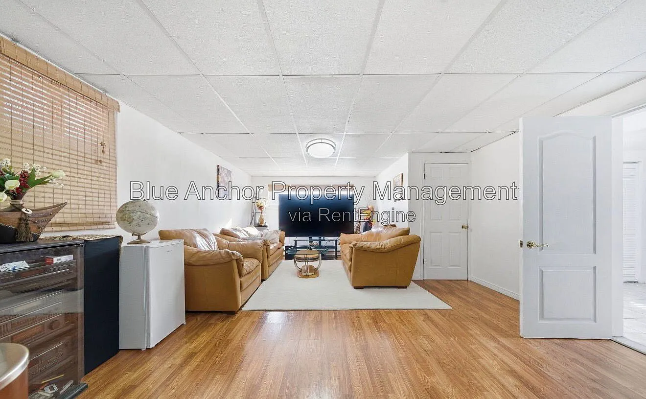 1 bed, 1.0 bath, $700 — Photo 1