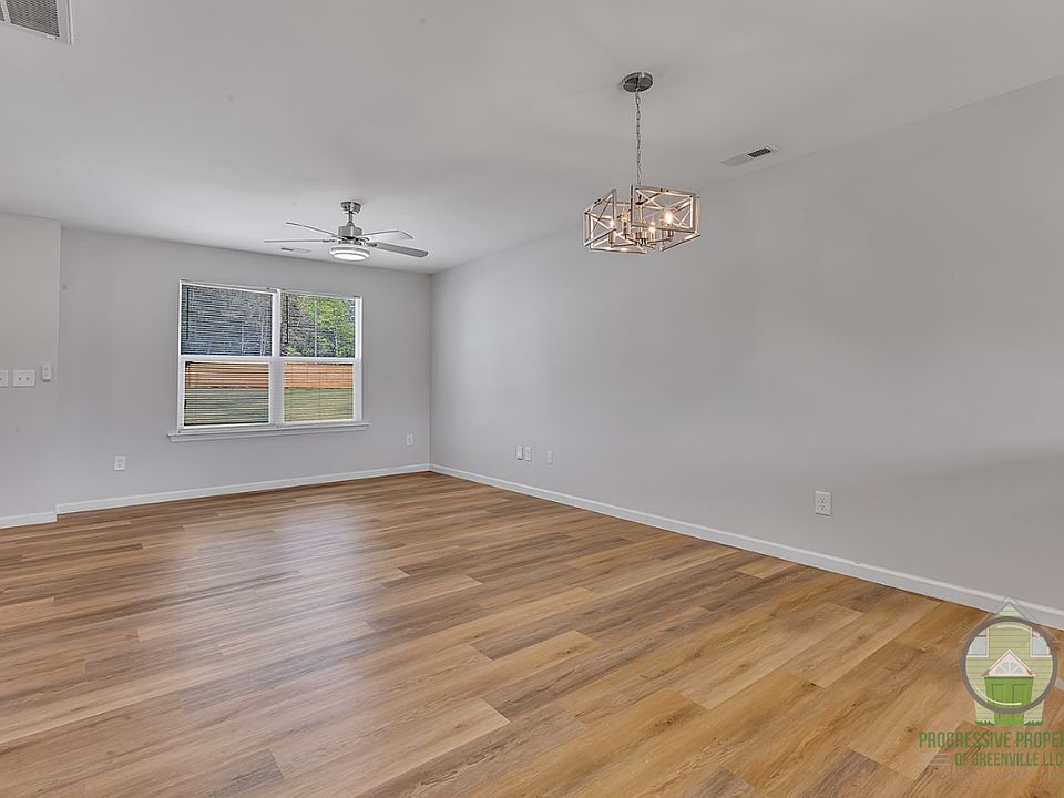 1st image of 23 Wofford Pine Dr #1