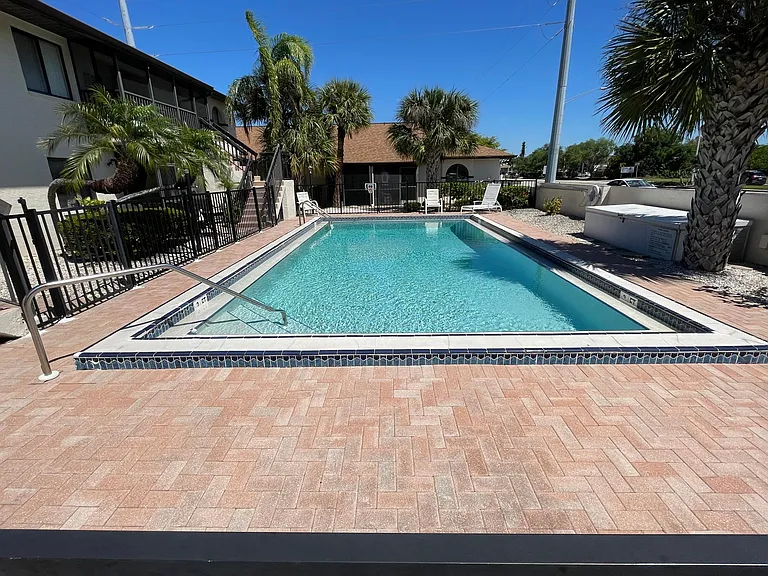 Huge community pool...