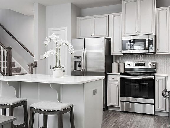 2nd image of 3910 Grove Point Dr #B-d
