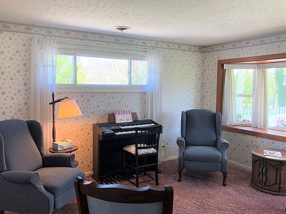 5th image of 1917 Hillsdale Dr