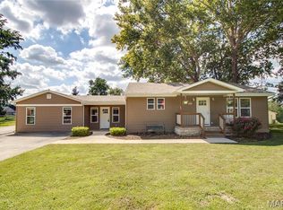 512 Strohbeck Ln, Bethalto, IL