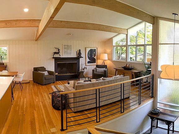 Open living room with vaulted ceilings