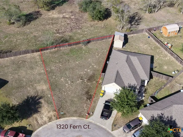 1320 Fern Ct, Gonzales, TX 78629