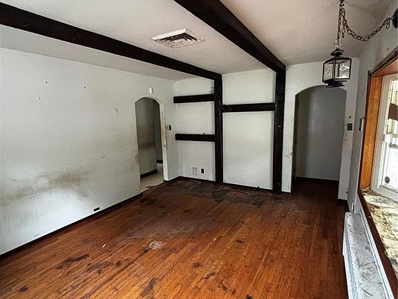 5th image of 8409 Braddock Dr