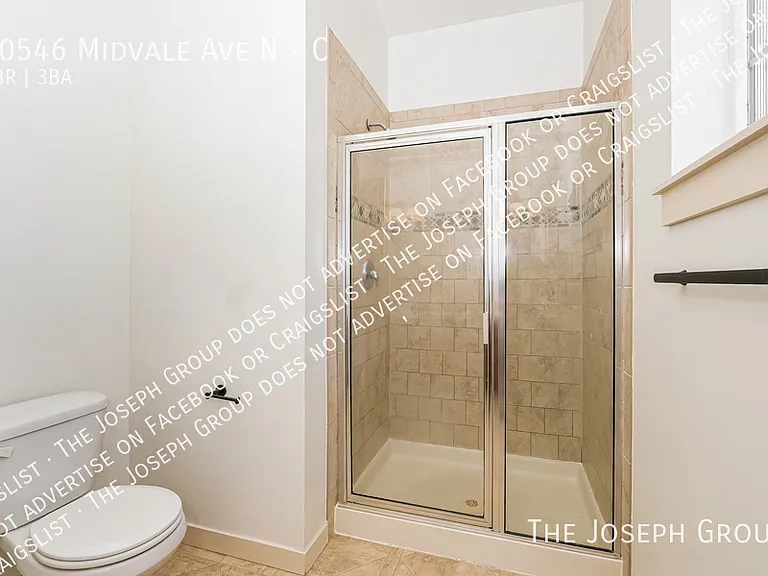 10546 Midvale Ave N #C — Photo 22