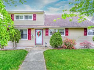 80 Marion St, Carteret, NJ 07008