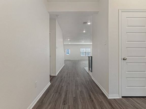 3rd image of 2124 Pacific Ave