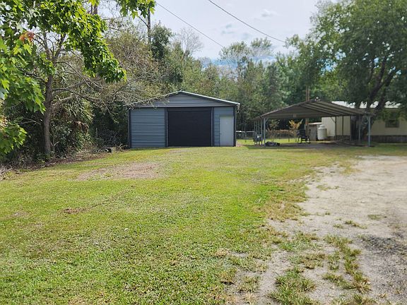 garage an separate carport