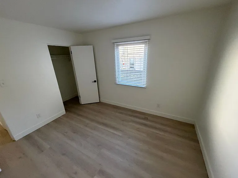 2519 Columbia Street — Photo 43