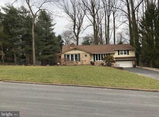 131 Creekwood Dr, Feasterville, PA 19053