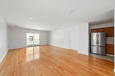 83 Oxford Avenue, #2