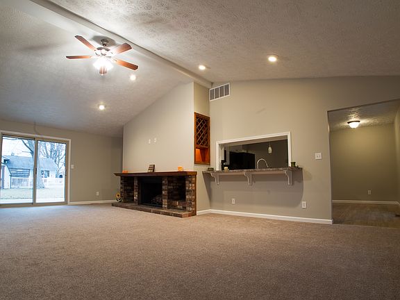 3rd image of 1231 Oak Ln