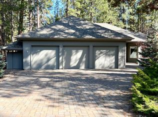 60629 Golf Village Loop, Bend, OR 97702