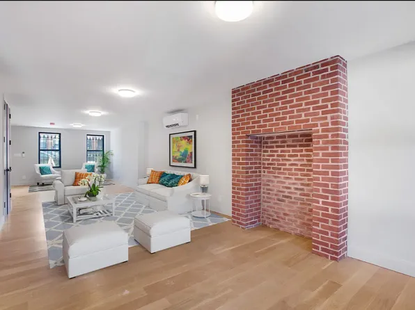 721 Lexington Avenue image 1 of 7