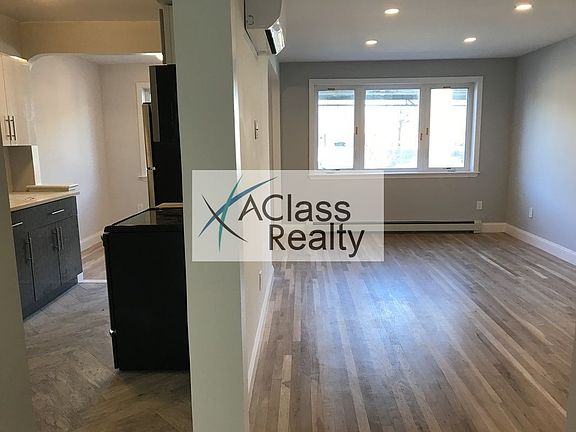2nd image of 2410 Hoyt Ave S #2