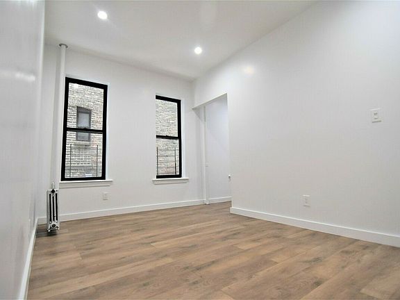4th image of 527 W 160th St #C